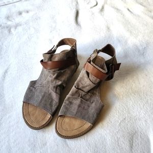 Blowfish Malibu Balla wedge sandals B130 women's size 7.5